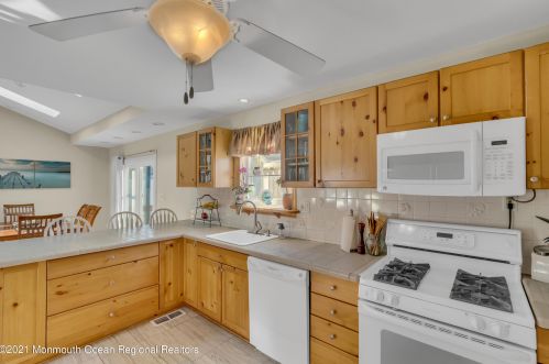 520 New York Ave, Bricktown NJ 08724-1416 exterior