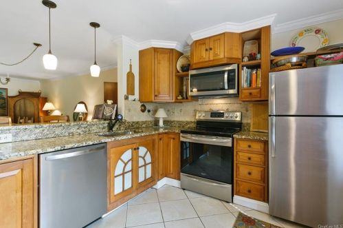 38 Krystal Dr, Somers Town, NY 10589-3028