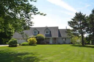 623 Oxford Ct, Wales, WI 53183-9646