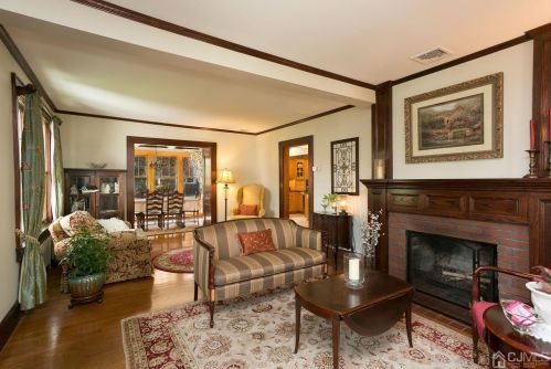 23 Bounty St, Metuchen NJ  08840-2501 exterior