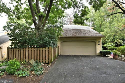 341 River Birch Cir, Melrose Park, PA 19027-1338