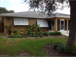 1491 13th Ave, Naples, FL 34102-3467