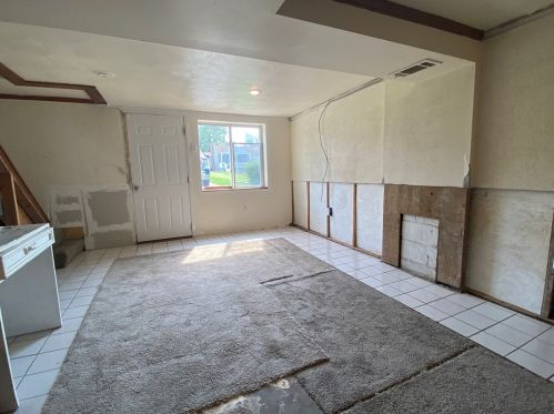 17 Virginia Dr, Mckeesport PA  15133-1005 exterior