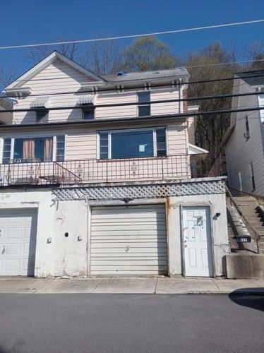 127 Northampton St, Bangor, PA 18013-2029