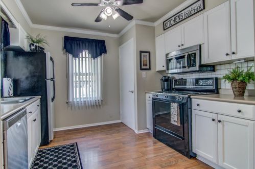 8250 Jackson Ave, Hammond IN  46321-1633 exterior