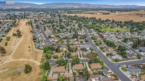 1553 Buttercup Ct, Livermore CA  94551-6718 exterior