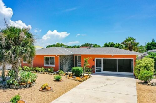 280 Donora Blvd, Fort Myers Beach, FL 33931-3604
