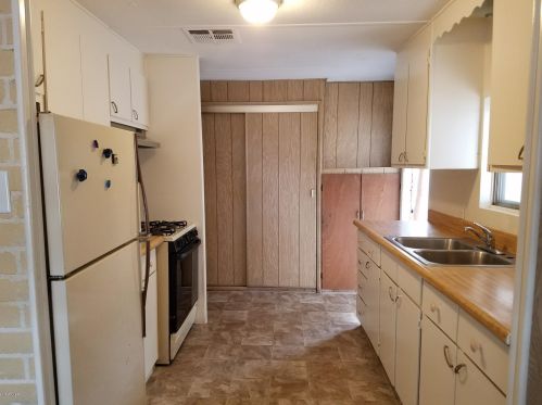 13220 20th St, Phoenix AZ  85022-5104 exterior