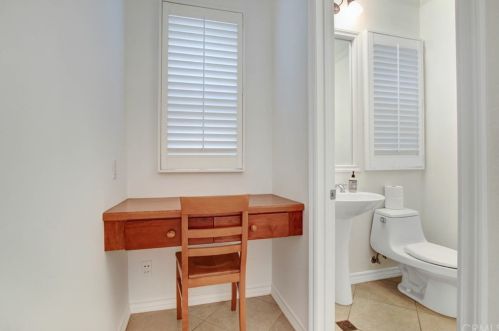 24613 Garland Dr, Santa Clarita CA  91355-4962 exterior