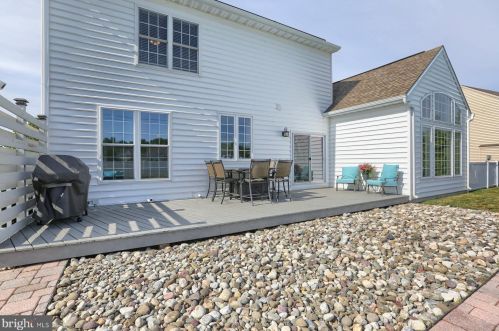 7207 Royal Oak Dr, Harrisburg PA 17112-8837 exterior