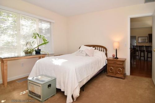 18 Bagy Wrinkle Cv, Warren RI  02885-4115 exterior