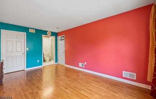 22 Autumn Ridge Rd, Greystone Park NJ  07950-1194 exterior