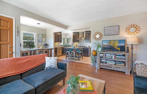 6025 Kelton Ave, La Mesa CA  91942-2728 exterior