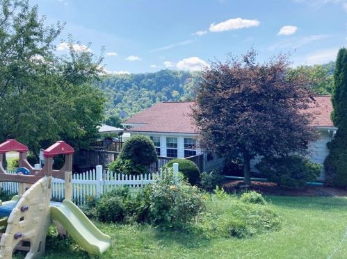 811 Robinson St, East Brady, PA 16028-1125