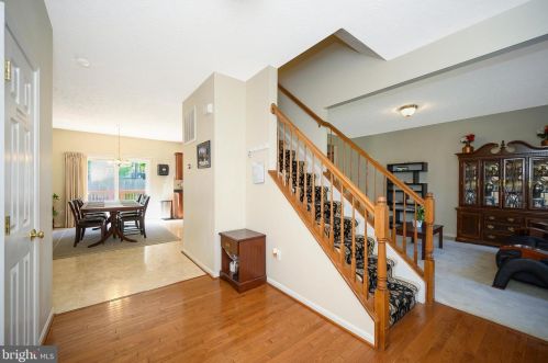 35400 Gosling Ln, Locust Grove, VA 22508-2198