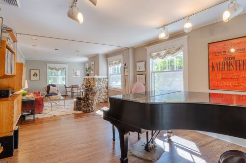 101 Durand Rd, Maplewood, NJ 07040-2103