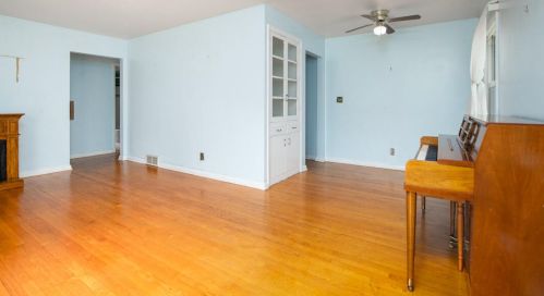 4612 Van Beck Ave, Milwaukee WI 53207-4458 exterior