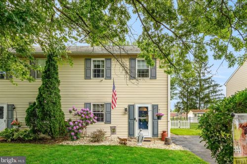 489 Indian Crest Dr, Harleysville, PA 19438-1737