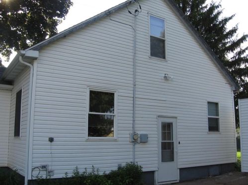 121 Washington Ave, Brackett, WI 54742-9454