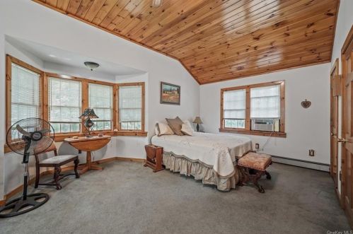 58 Van Orden Ave, Airmont NY  10901-6424 exterior