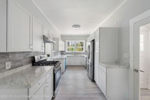 50 Willow Dr, Little Silver NJ  07739-1538 exterior