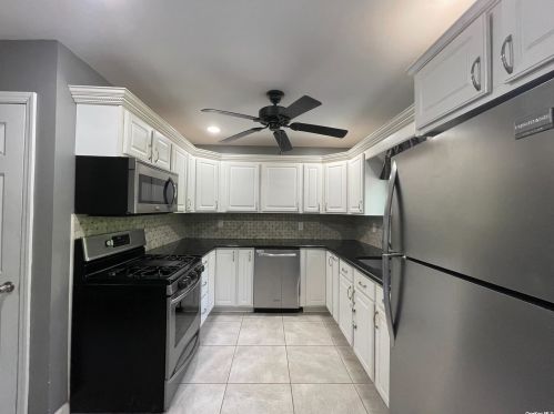 1146 Brookdale Ave, Bayshore, NY 11706-1830