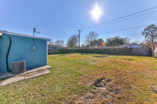 308 Kansas St, Morgans Point TX 77571-5432 exterior