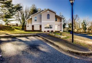894 Salem Pointe Ln, Winston Salem, NC 27101-5066