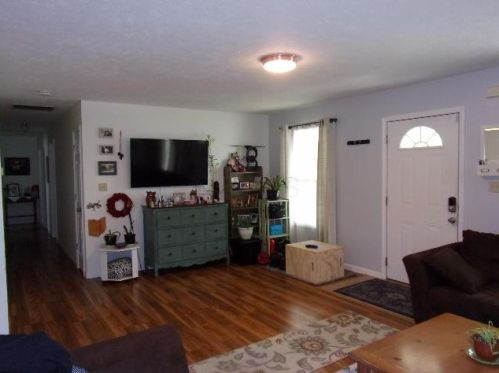 620 Riverbirch Rd, Washington Ch OH  43160-1281 exterior