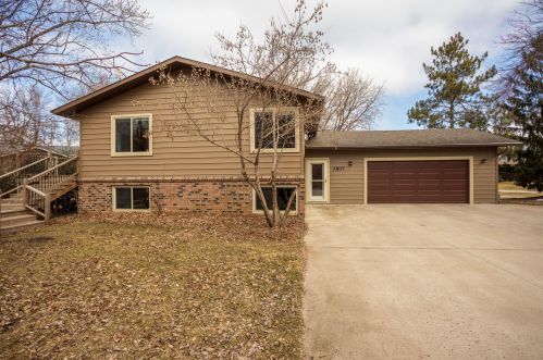 2807 Crestwood Dr, Alex, MN 56308-7972