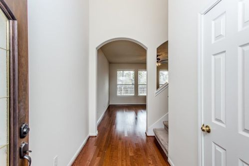 6 Burberry Cir, Conroe TX  77384-5066 exterior