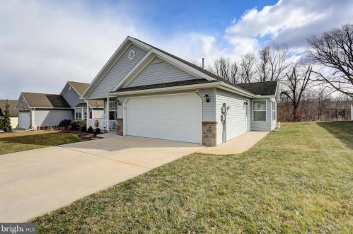 88 Lantern Ln, Lees Cross Roads, PA 17257-8769