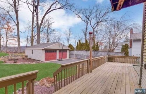 55 Demarest Ave, Oakland NJ  07436-2603 exterior