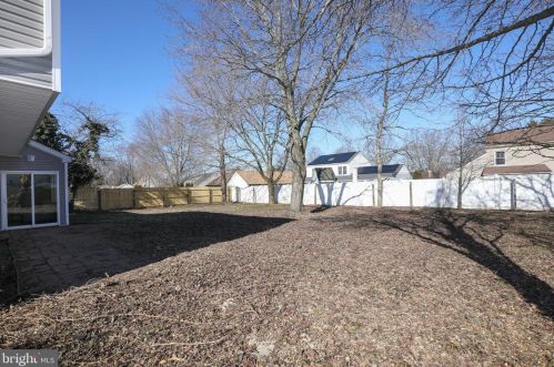 125 Applewood Dr, Auburn NJ 08085-1559 exterior