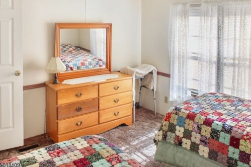 7 Dawn Dr, Belvidere NJ  07823-2844 exterior