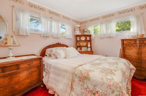 11 Rambling Rd, Northport NY  11768-2315 exterior