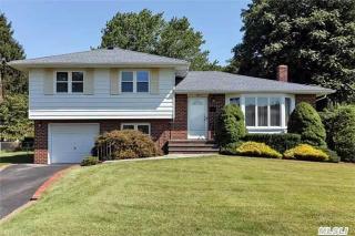 43 Eastfield Ln, Huntington Station, NY 11747-1606