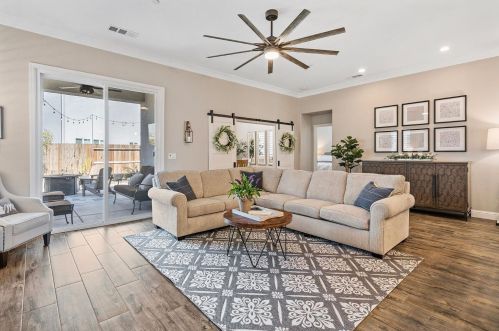 1219 Sephos St, Manteca CA  95337 exterior