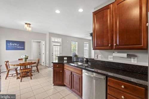 43 Stocks St, Lovettsville VA  20180-8643 exterior