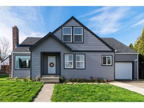 960 5th St, Lebanon, OR 97355-1918