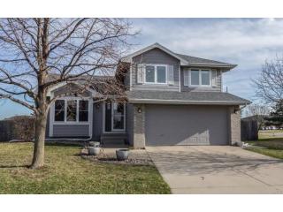 155 Linden Dr, Waukee, IA 50263-8528