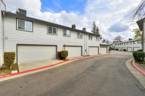 6417 Creekbed Ln, Citrus Heights CA  95621-4854 exterior