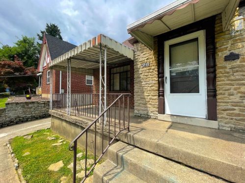 3711 Bonfield Dr, Cincinnati, OH 45220-1303