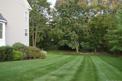 9 Nantucket Way, Waterbury, CT 06762-3348