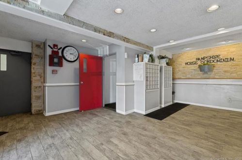 393 Laurel Ave, Bridgeport CT  06605-1112 exterior