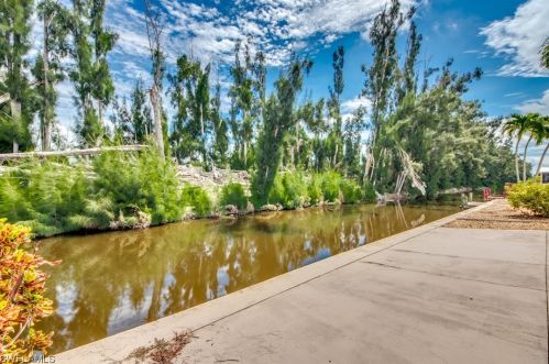 7196 Drum Dr, Saint James City FL  33956-2726 exterior