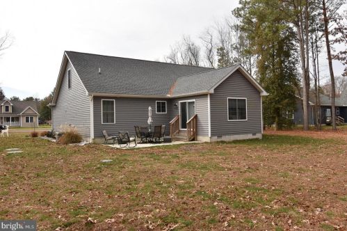 6499 Pleasant Dr, Laurel DE  19956-3298 exterior