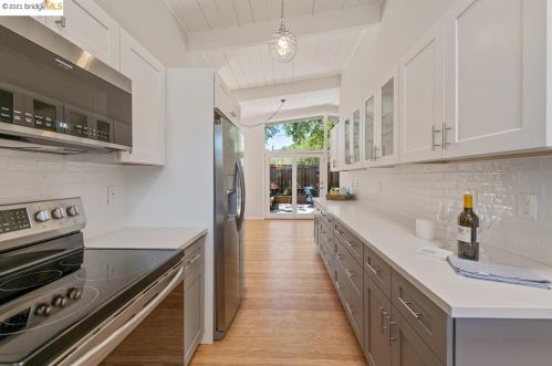 1890 Eloise Ave, Concord CA  94523-2102 exterior