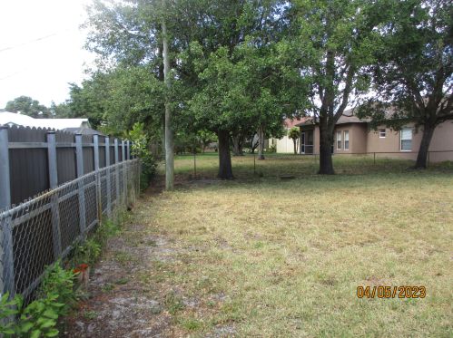 1896 Cameo Blvd, Fort Pierce FL  34953-2005 exterior