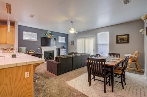 1429 Emerald Dr, Livingston CA  95334-9490 exterior